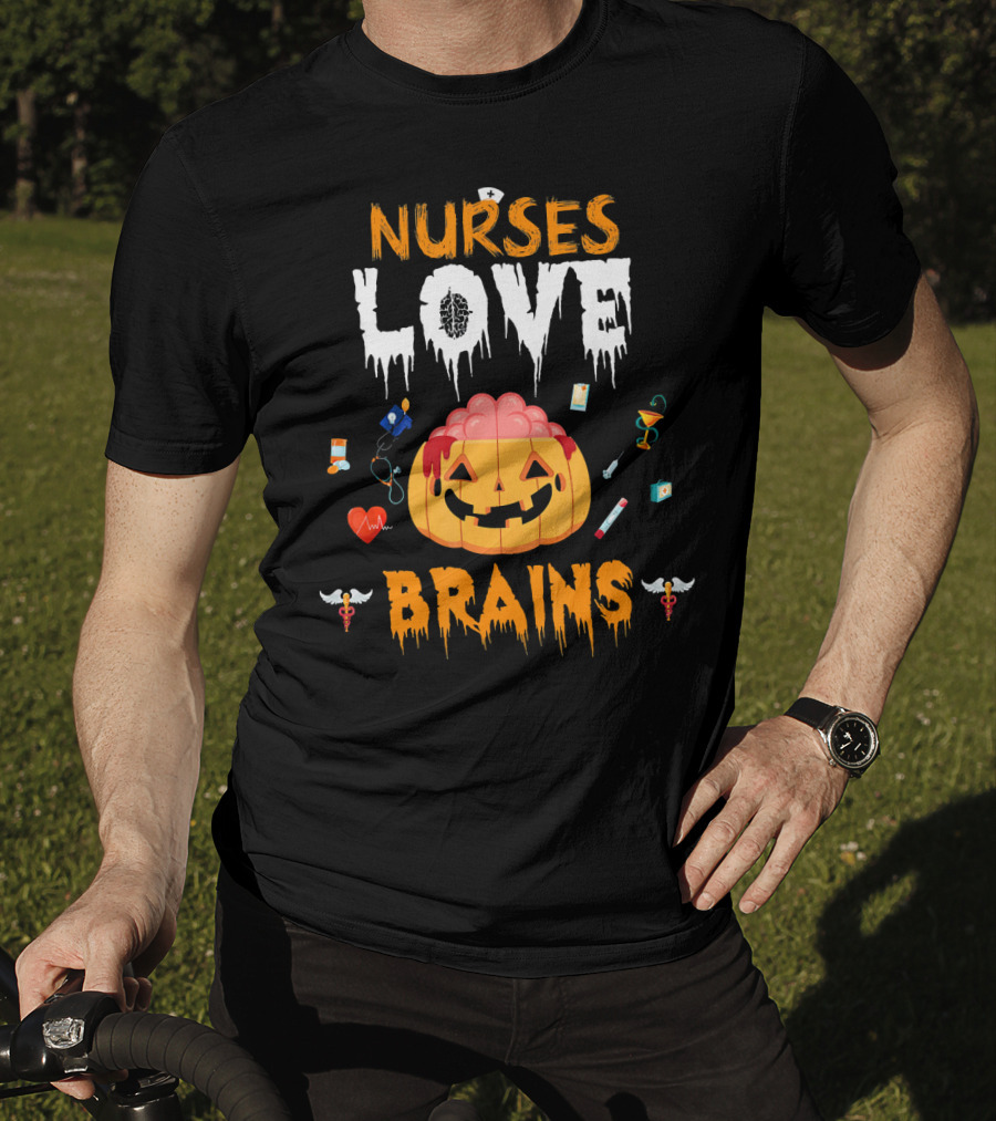 Nurses Love Brains Halloween Scary Nurse Pumpkin T-Shirt