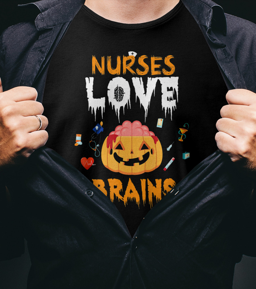 Nurses Love Brains Halloween Scary Nurse Pumpkin T-Shirt