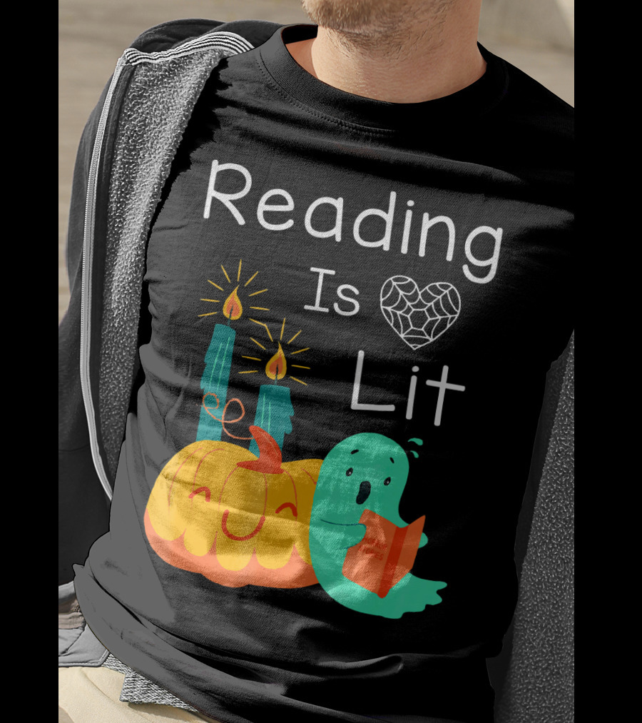 Reading Is Lit Teacher Librarian Halloween Costume Pumpkin Ghost Candles T-Shirt