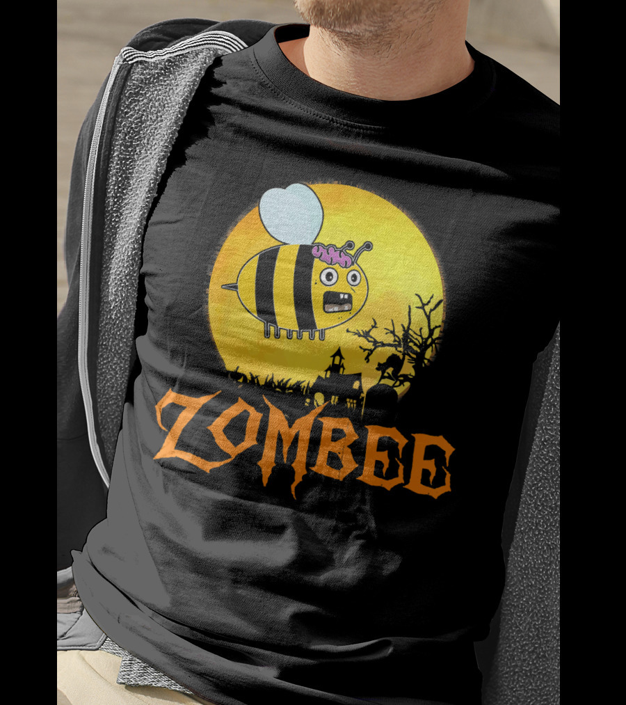 Zombee Funny Zombie Bee Halloween Spooky Moon Scene T-Shirt