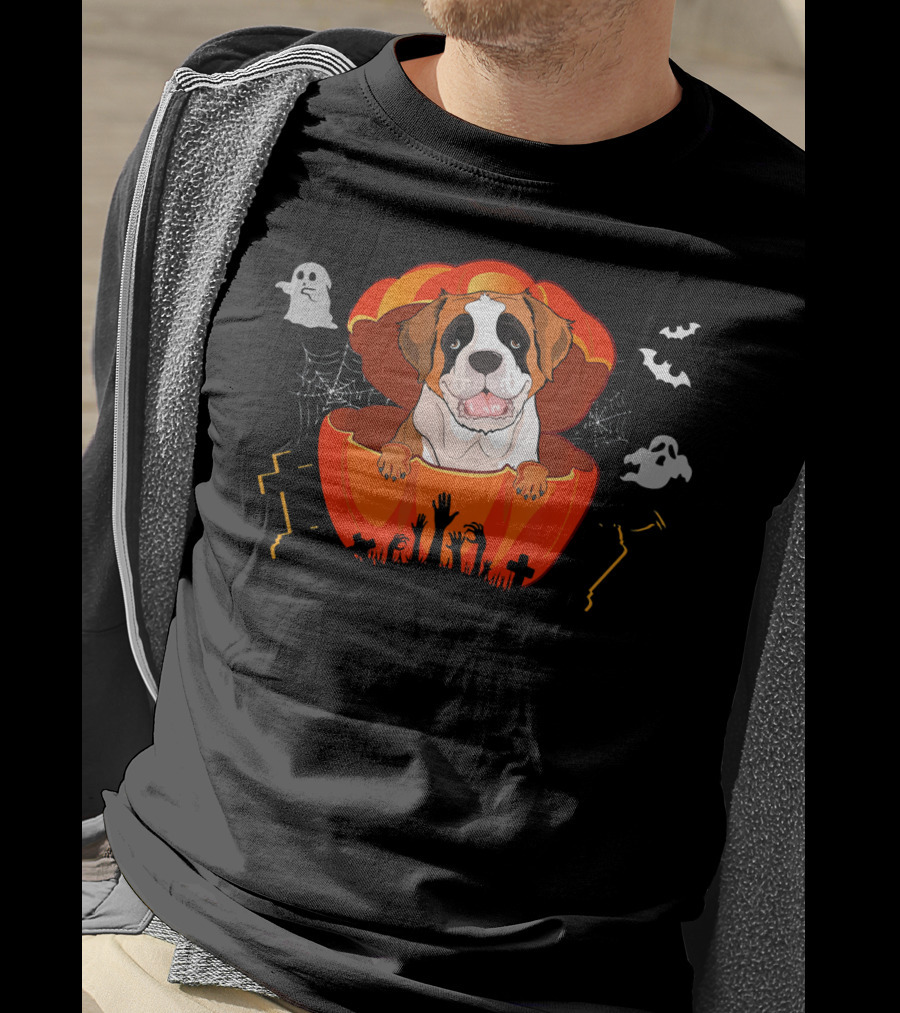 St Bernard Dog In Pumpkin With Ghosts And Bats For Halloween T-Shirt