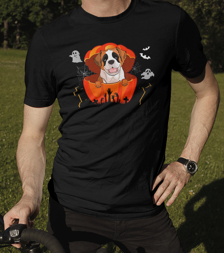 St Bernard Dog In Pumpkin With Ghosts And Bats For Halloween T-Shirt