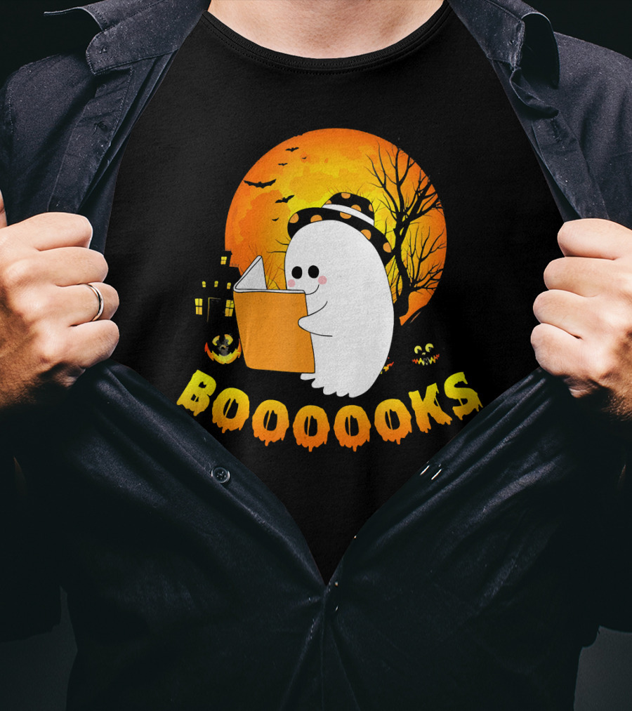 Booooooks Cute Ghost Reading Halloween Book Full Moon Scene T-Shirt