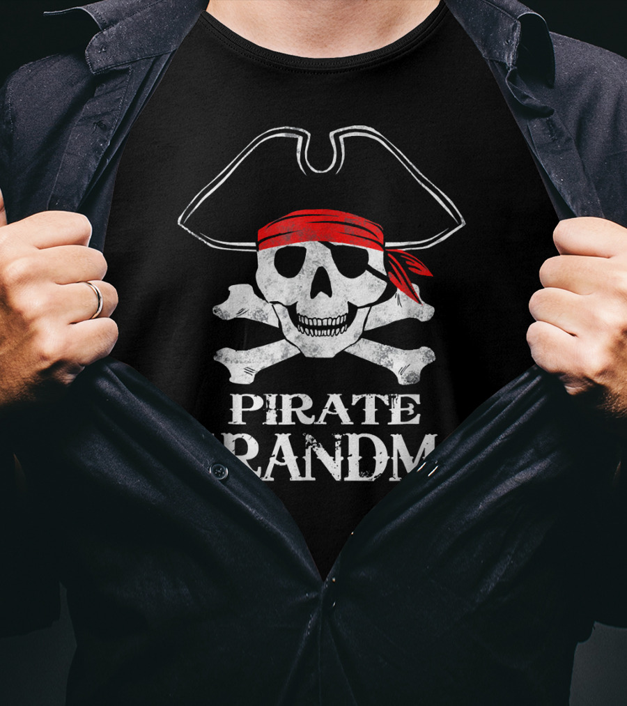 Pirate Grandma Skull Crossbones Red Bandana T-Shirt