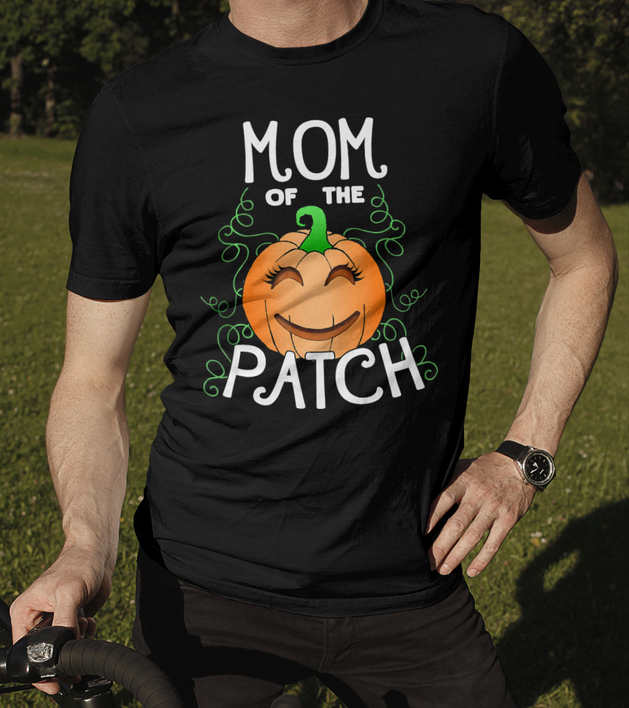 Mom Of The Patch Smiling Pumpkin With Green Vines T-Shirt