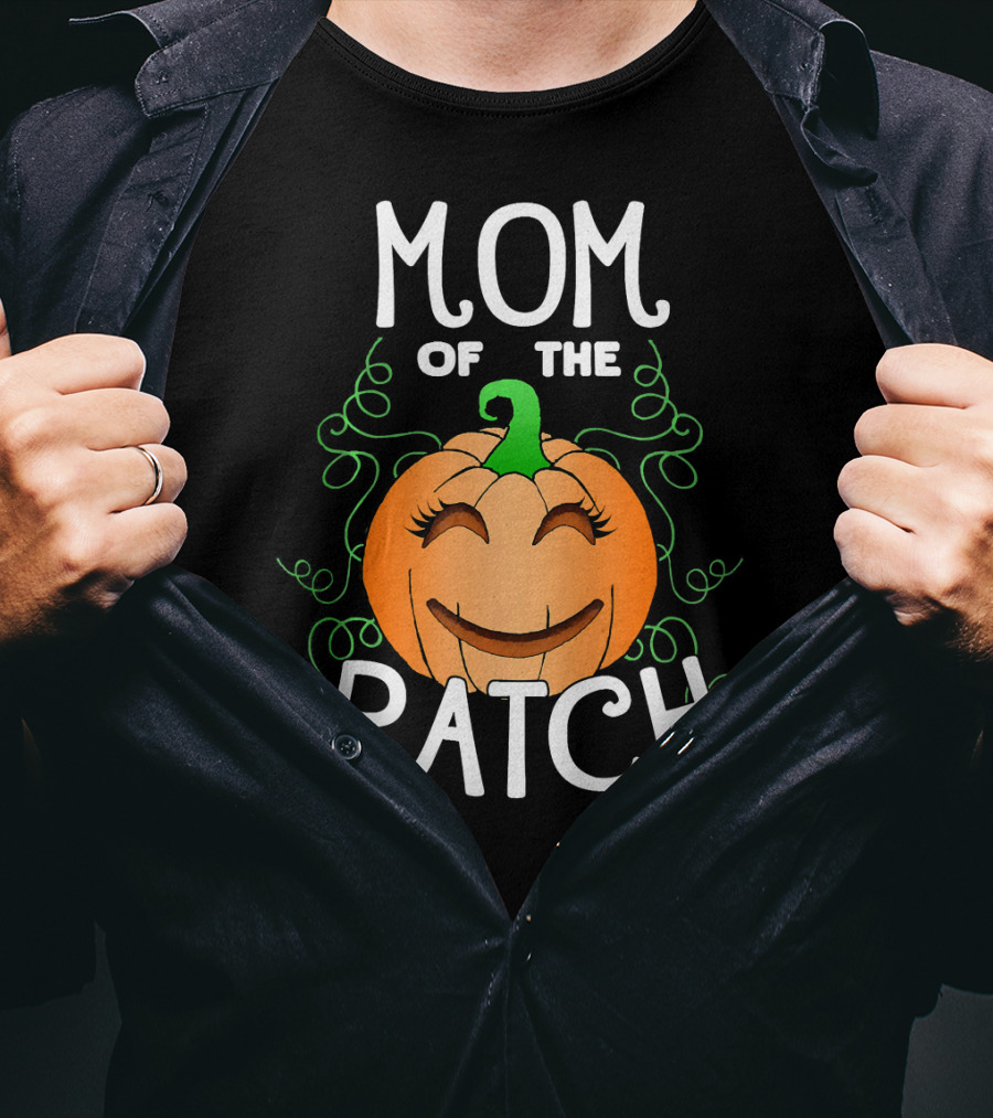 Mom Of The Patch Smiling Pumpkin With Green Vines T-Shirt