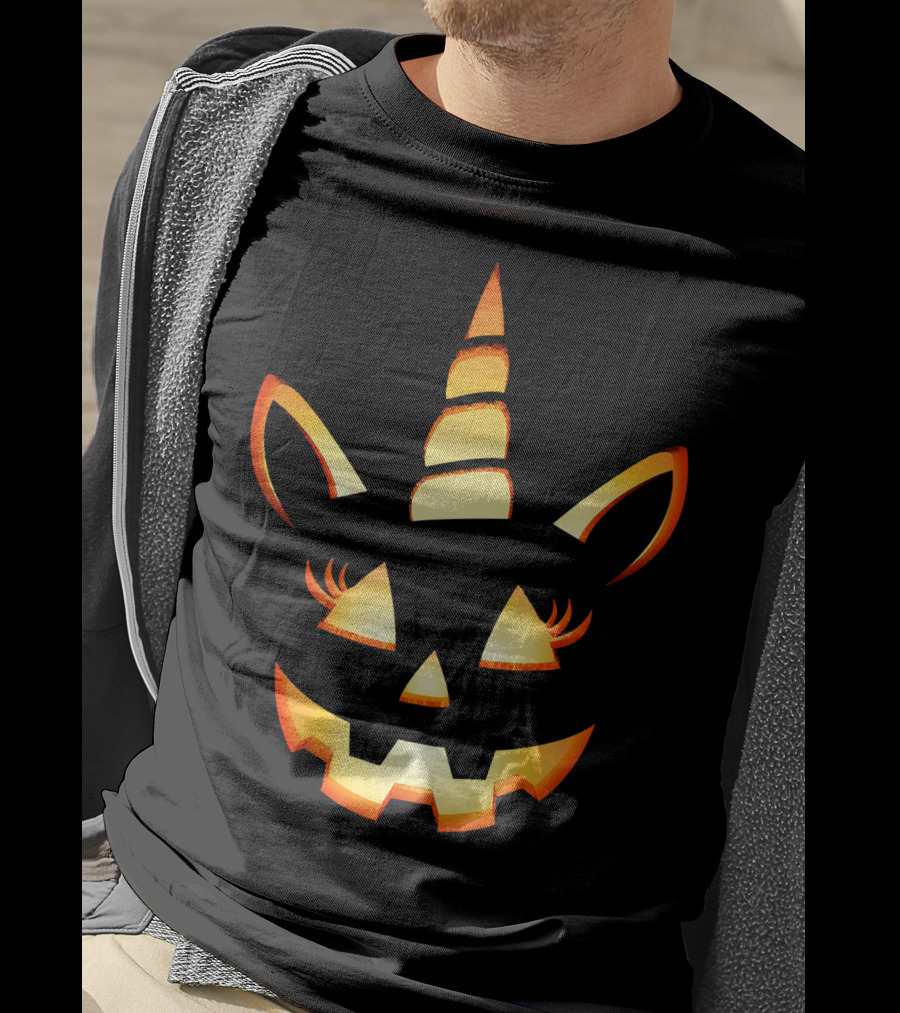 Jack O Lantern Pumpkin With Unicorn Eyelashes T-Shirt