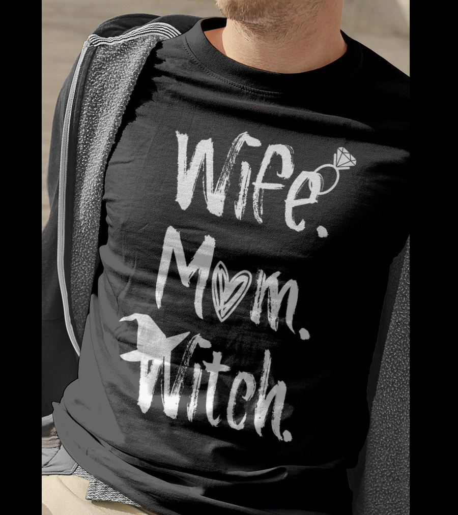 Wife Mom Witch Halloween Ring And Hat T-Shirt