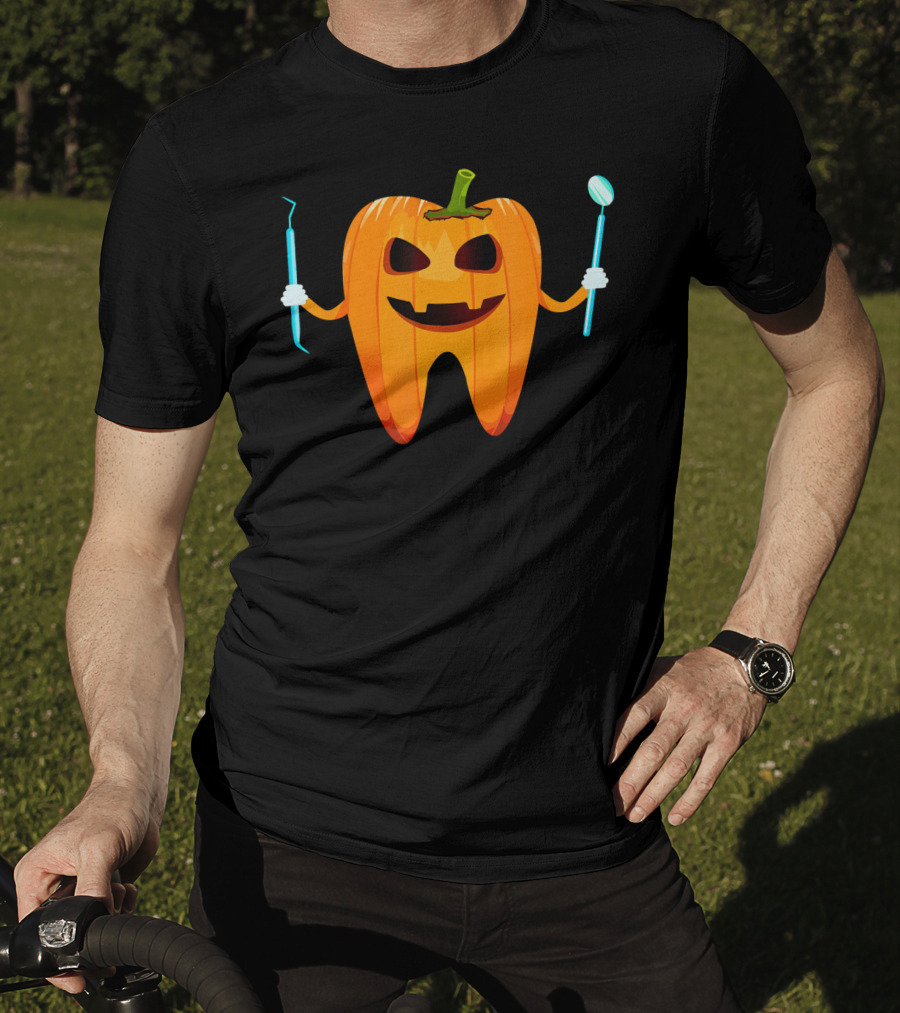Halloween Tooth Pumpkin Holding Dental Tools T-Shirt