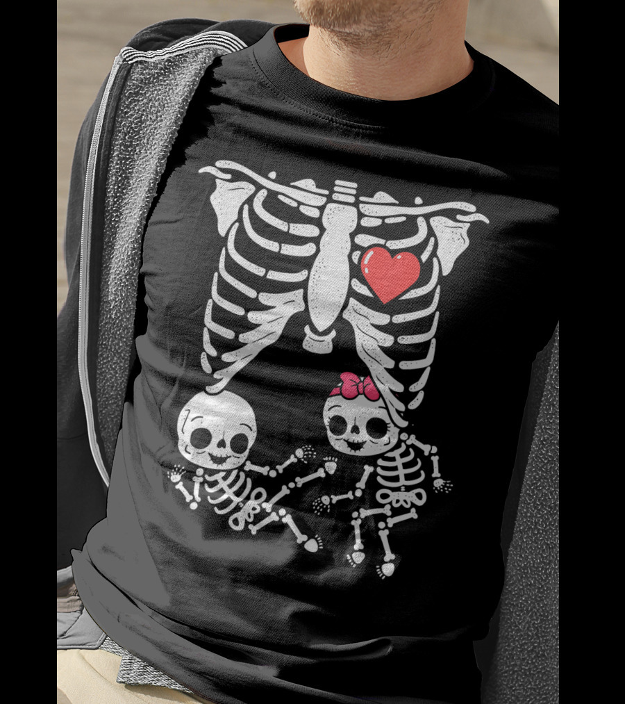 Skeleton Pregnancy Announcement With Baby Skeletons And Heart T-Shirt