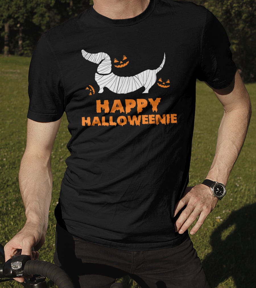 Happy Halloweenie Dachshund Mummy With Jack-O'-Lanterns T-Shirt