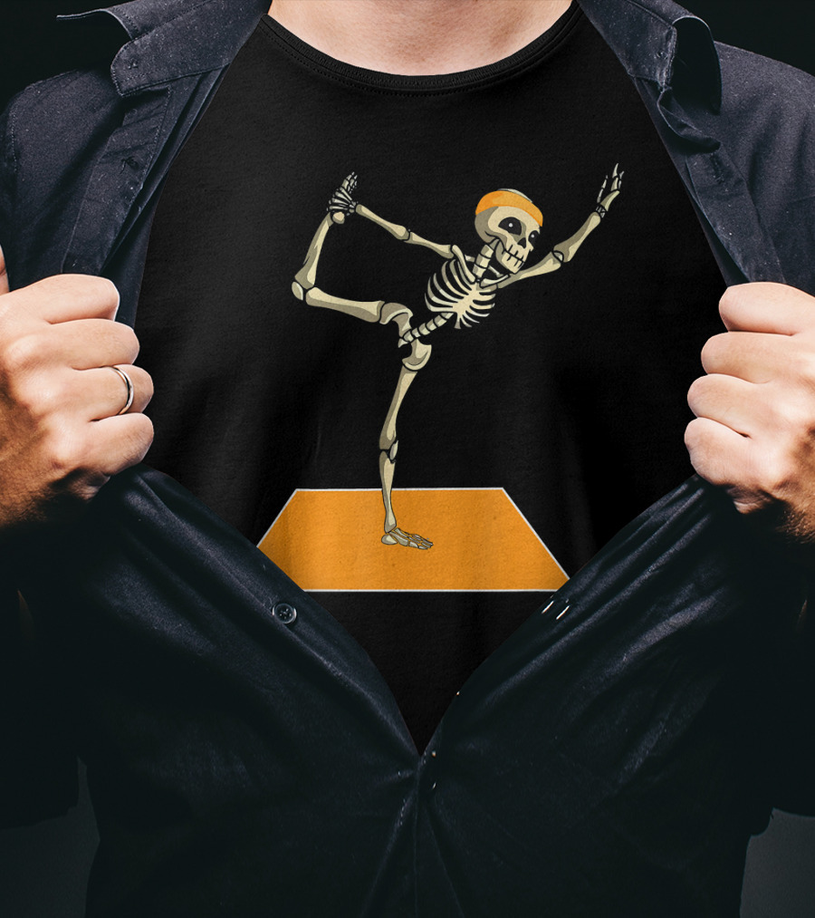 Halloween Skeleton Yoga Pose Spooky Funny Exercise T-Shirt