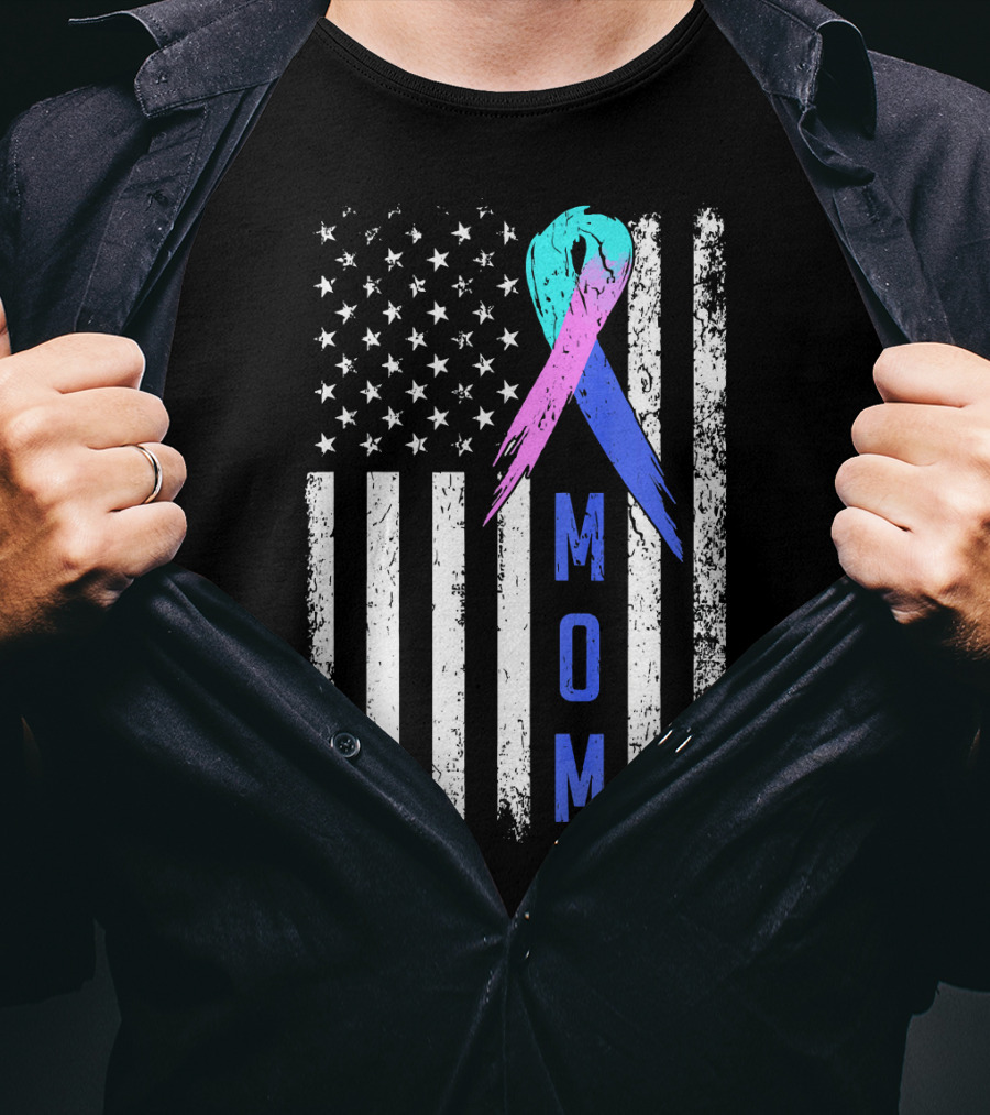 Mom American Flag Thyroid Cancer Awareness T-Shirt