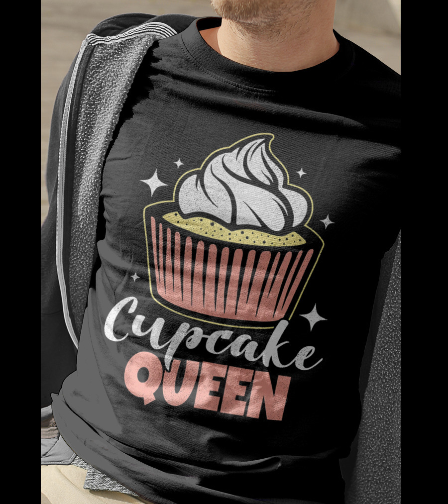 Cupcake Queen Vintage Fun Baking Food T-Shirt