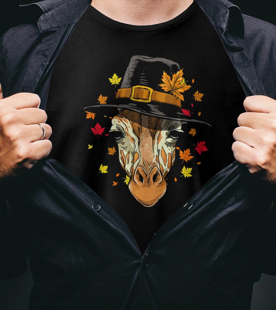 Thanksgiving Pilgrim Giraffe Autumn Leaves T-Shirt