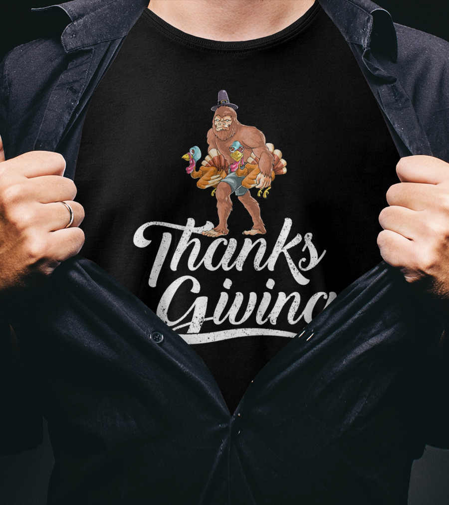 Thanksgiving Bigfoot Holding Turkey With Hat T-Shirt