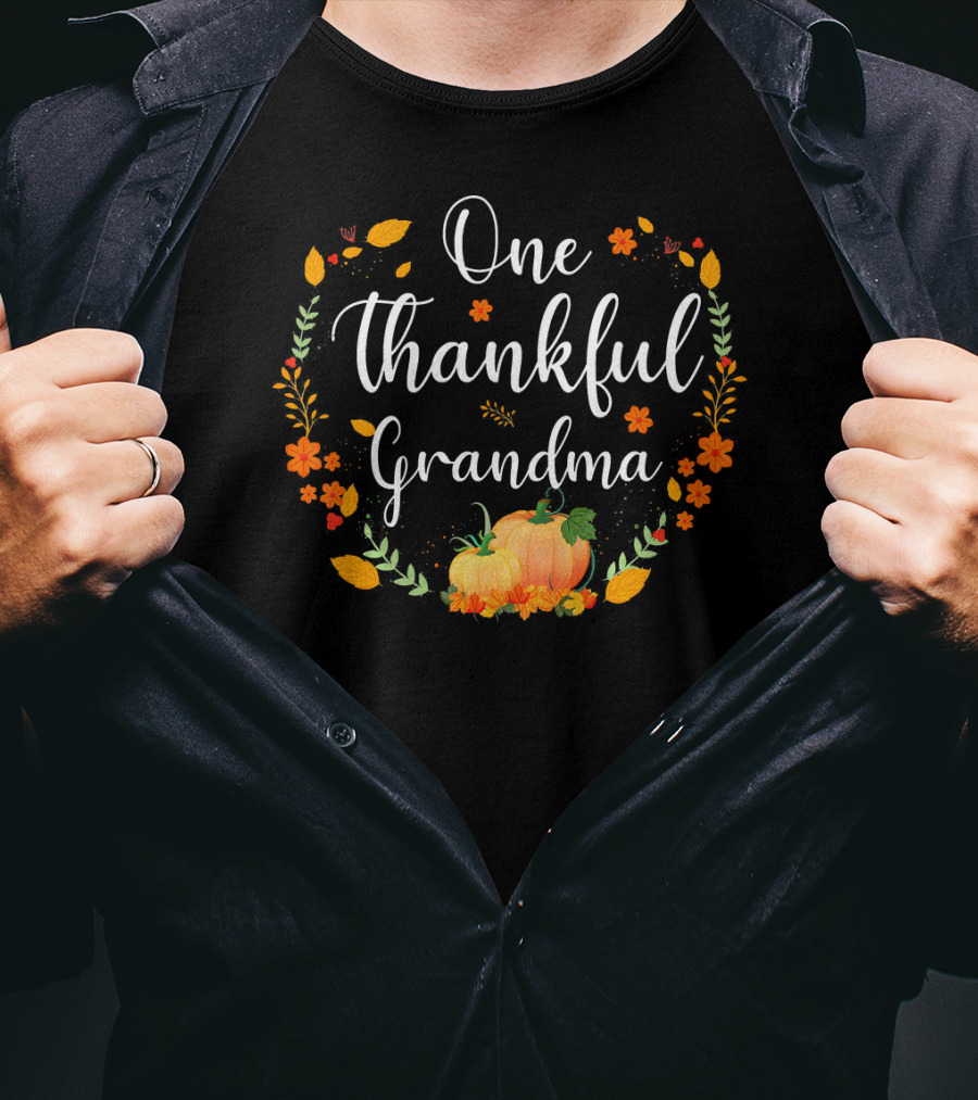 One Thankful Grandma Thanksgiving Day Pumpkin Floral T-Shirt