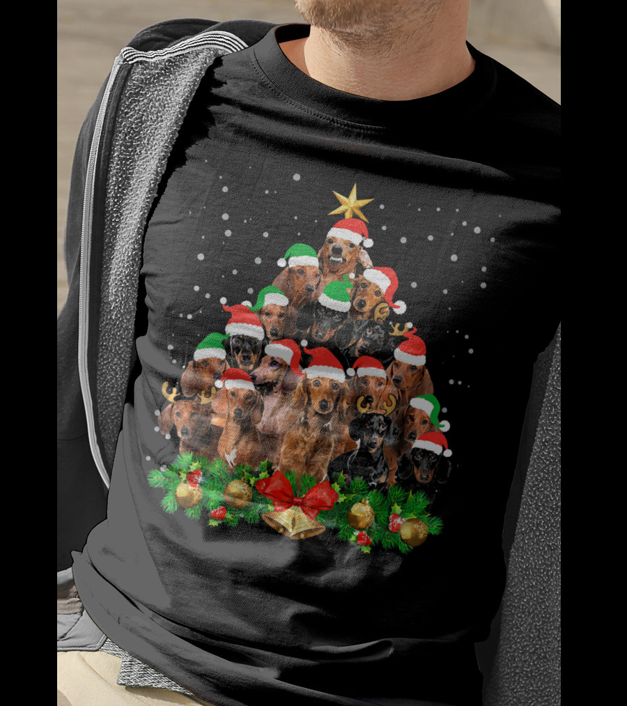 Funny Dachshund Christmas Tree With Santa Hats And Holiday Decorations T-Shirt