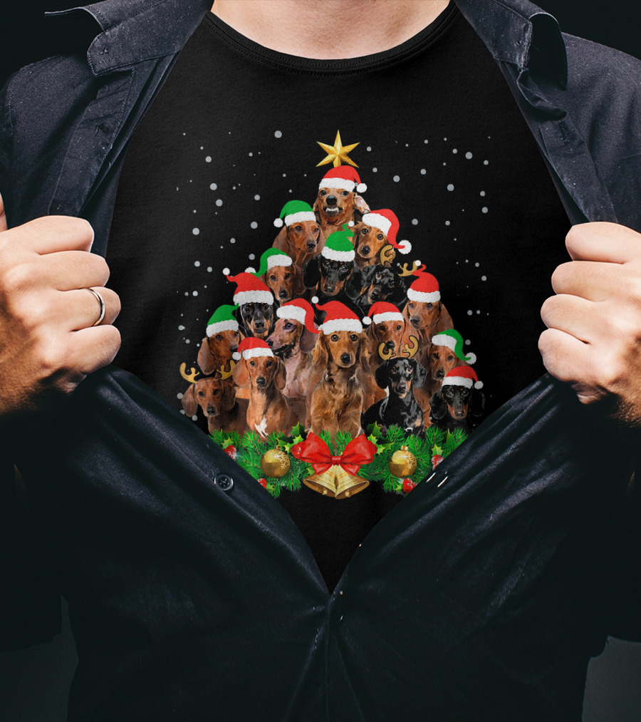 Funny Dachshund Christmas Tree With Santa Hats And Holiday Decorations T-Shirt