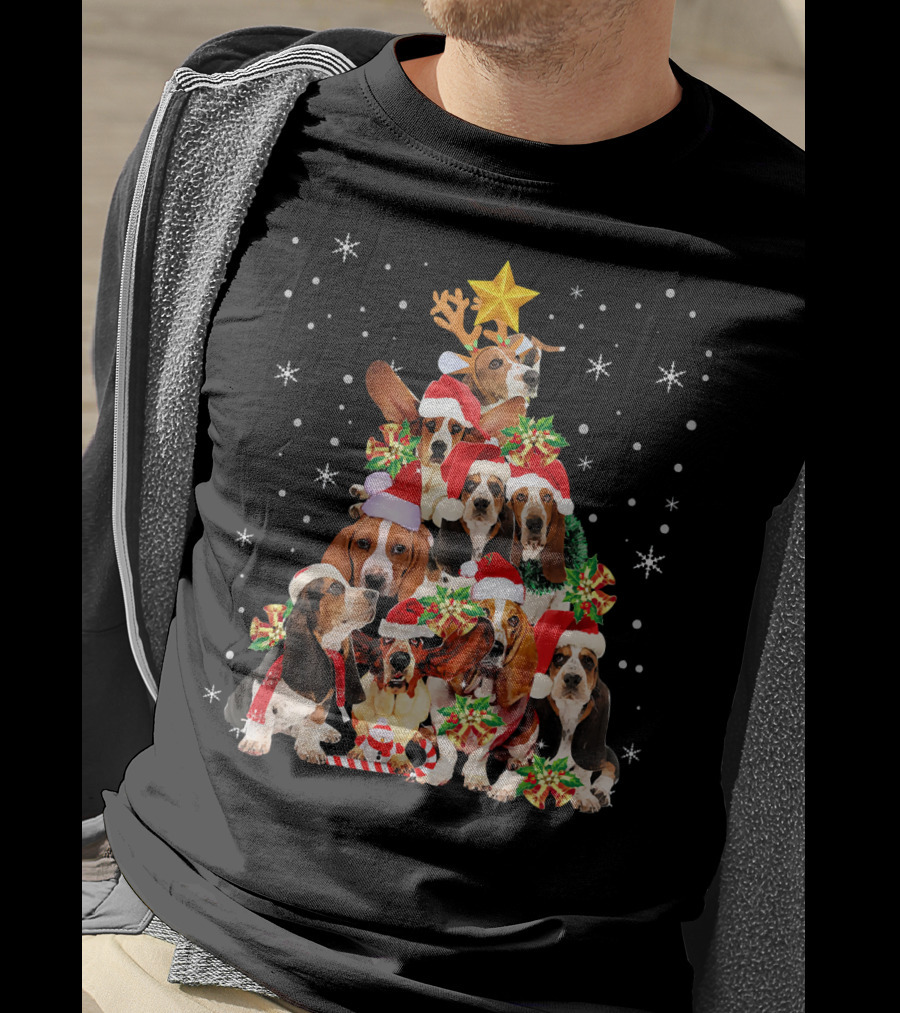 Basset Hound Christmas Tree With Santa Hats And Star T-Shirt