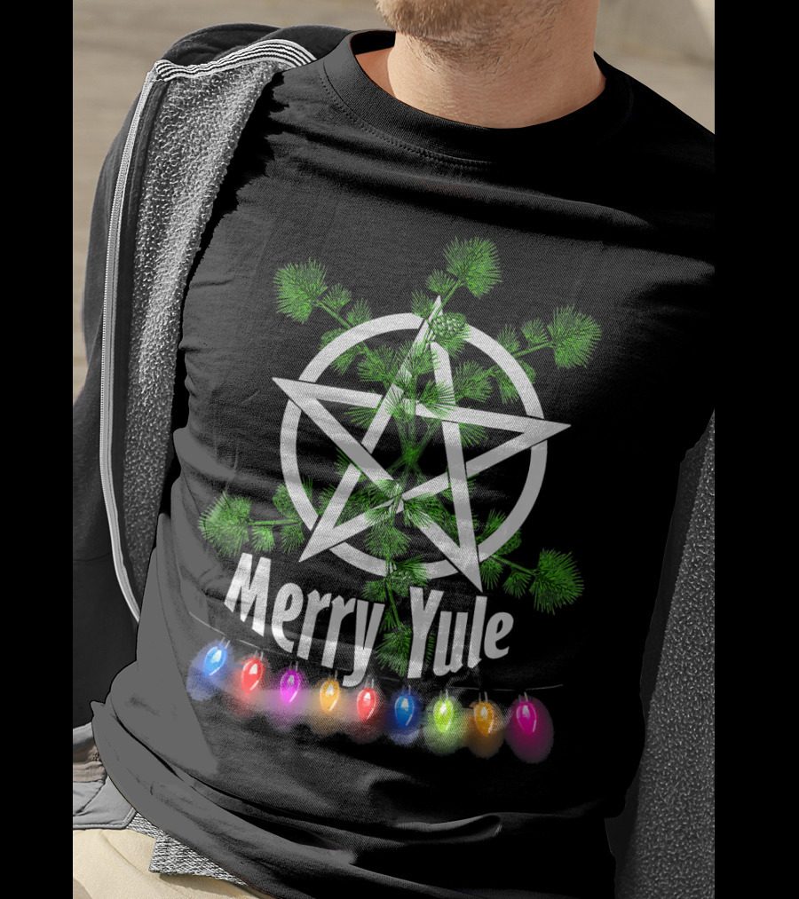 Merry Yule Pentagram With Pine Branches And Festive Colorful Lights T-Shirt