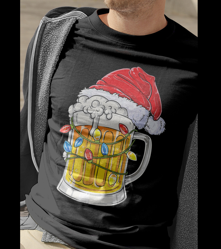 Beer Mug With Santa Hat And Christmas Lights T-Shirt
