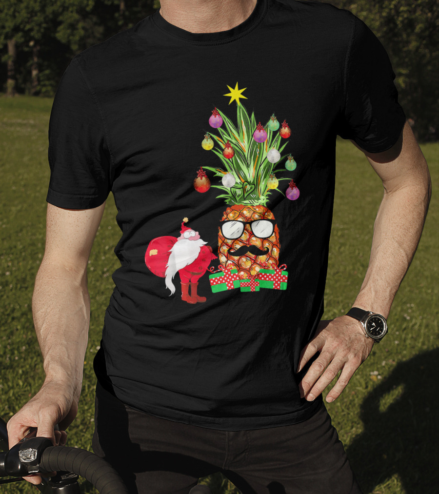Santa Pineapple Christmas Tree With Gifts And Ornaments T-Shirt
