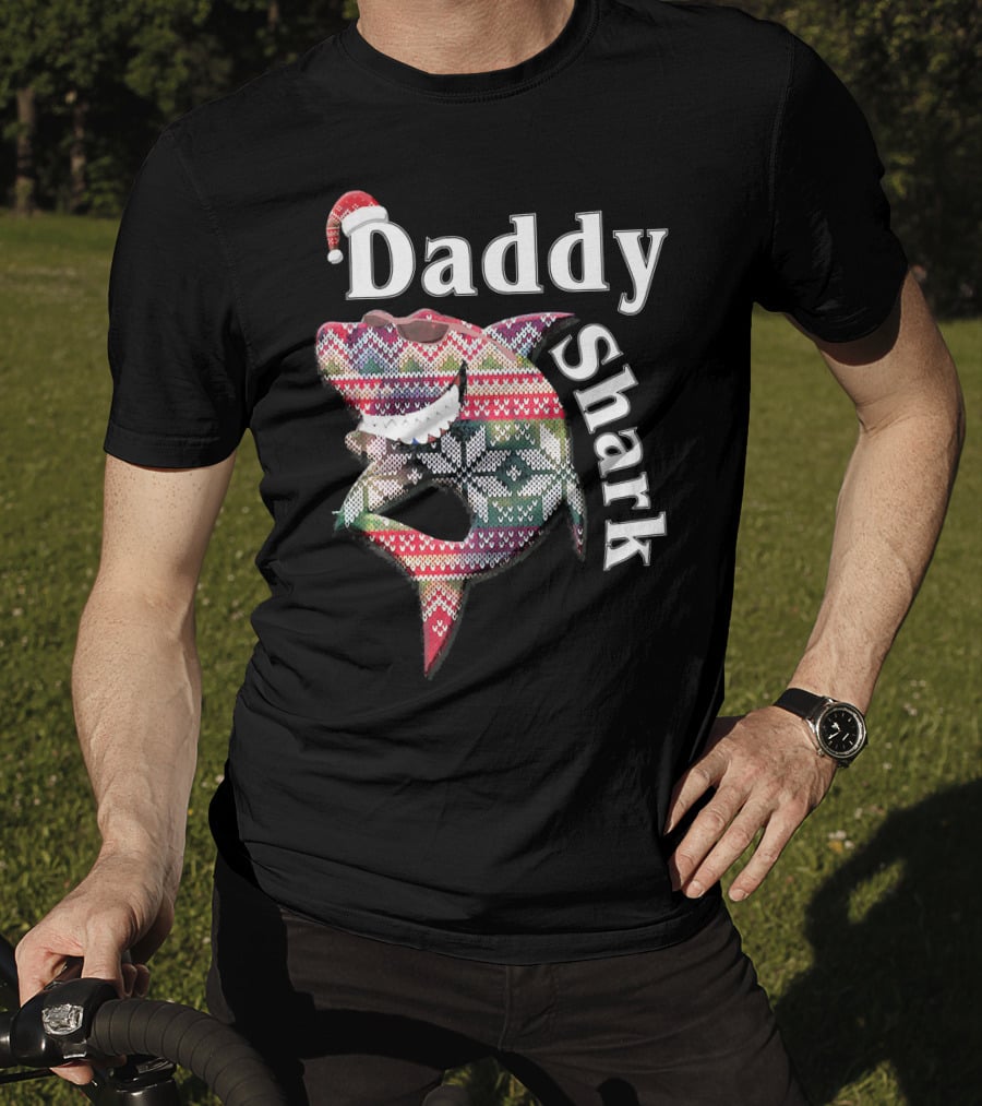 Daddy Shark Christmas Santa Hat T-Shirt