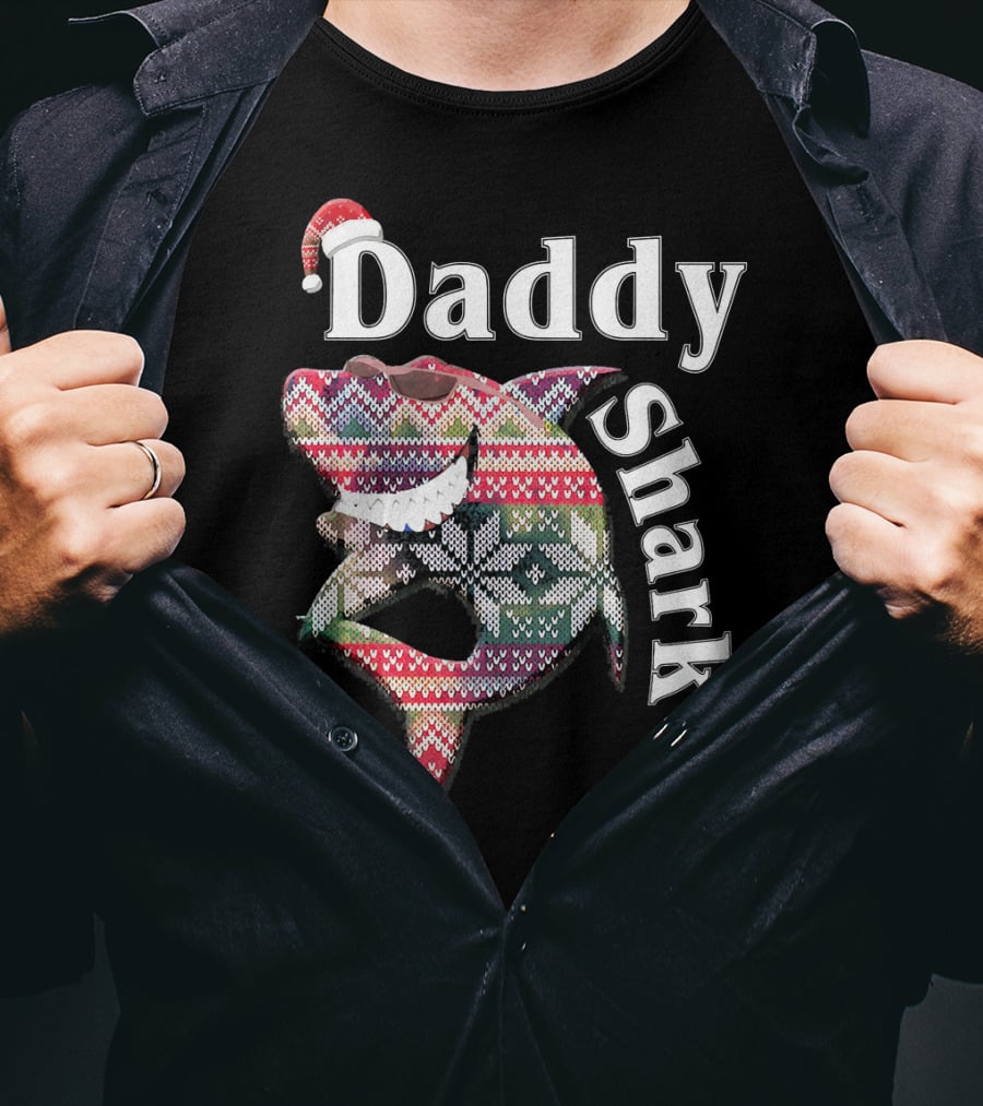 Daddy Shark Christmas Santa Hat T-Shirt