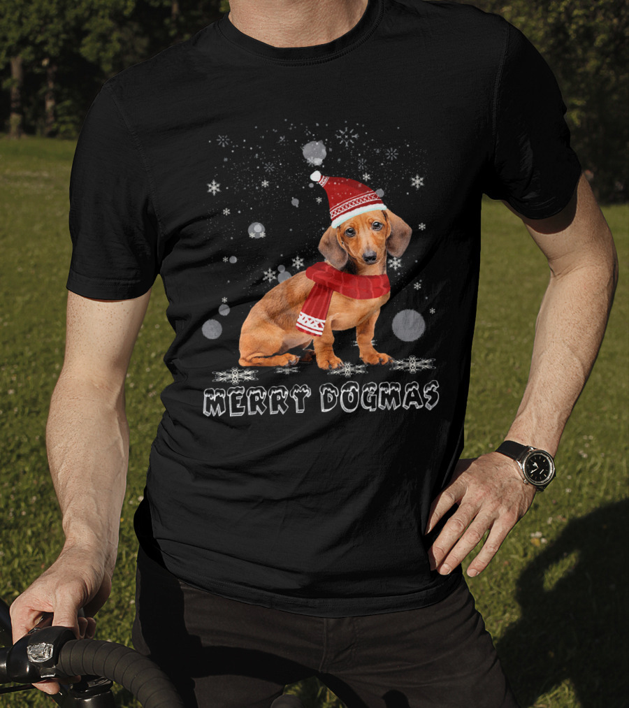 Merry Dogmas Dachshund Dog In Snow With Santa Hat And Scarf T-Shirt