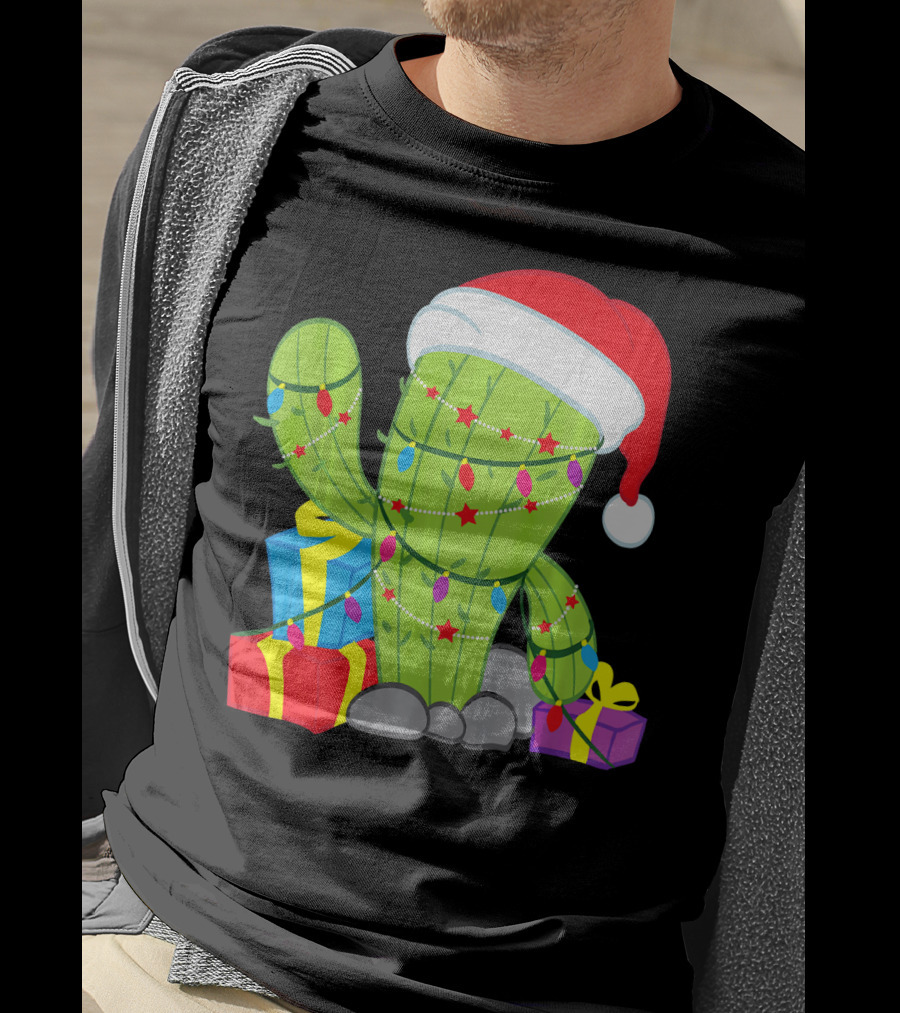 Cactus Tree Santa Hat Christmas Presents Mexican T-Shirt