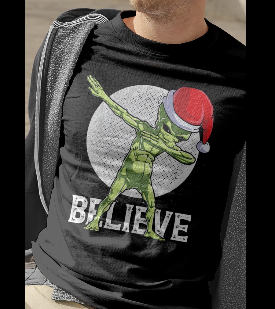 Believe Dabbing Alien Santa Hat Christmas Boys T-Shirt