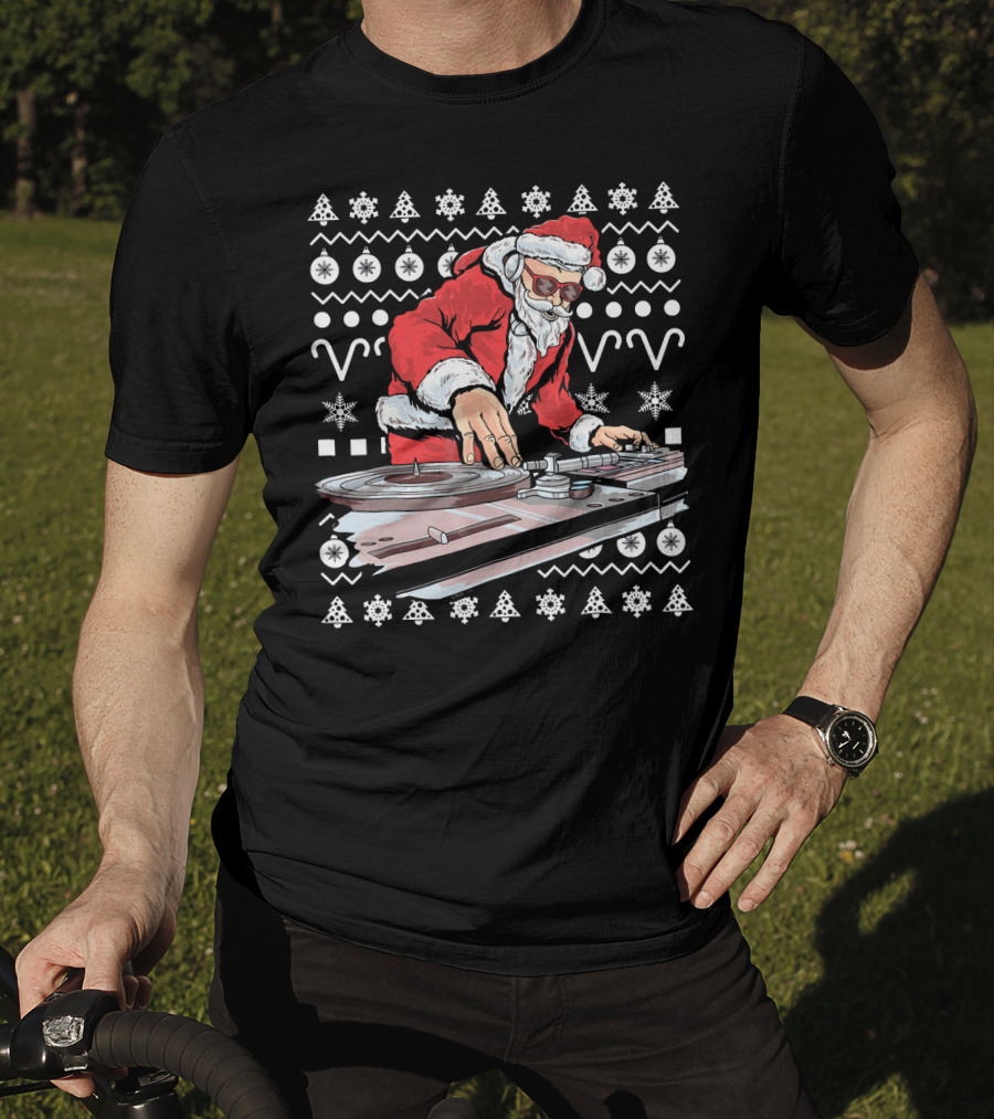 Santa Claus DJ Remixing Holiday Beats T-Shirt