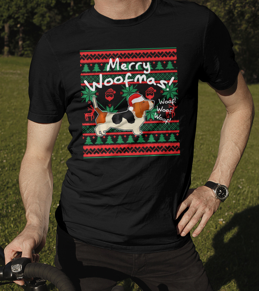 Merry Woofmas Basset Hound Dog With Santa Hat And Festive T-Shirt