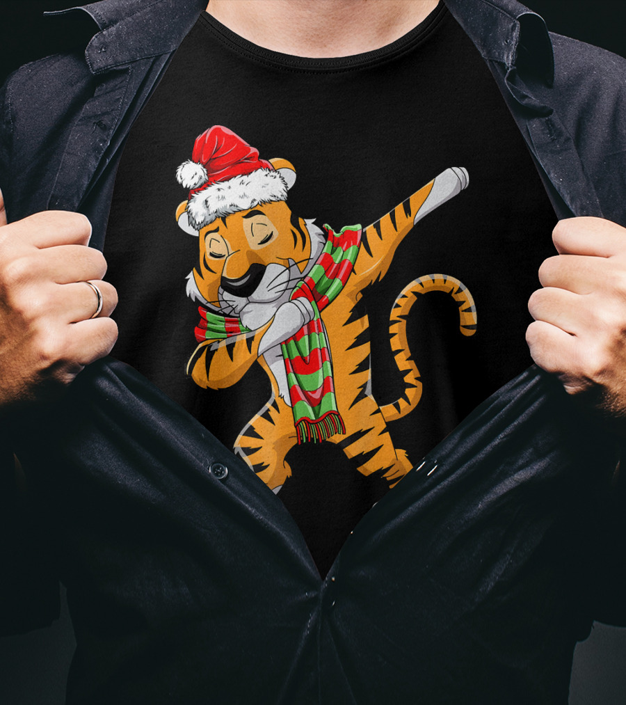 Dabbing Santa Tiger With Christmas Scarf T-Shirt