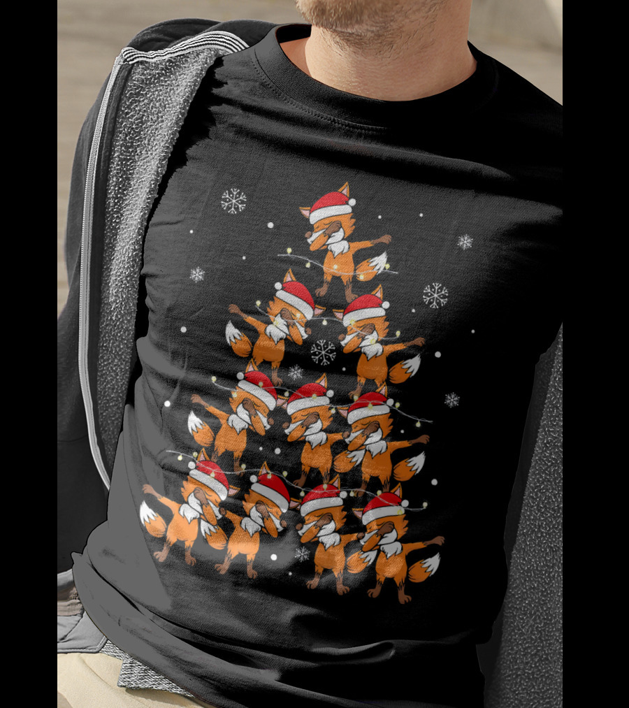 Dabbing Foxes Christmas Tree With Santa Hats And Snowflakes T-Shirt
