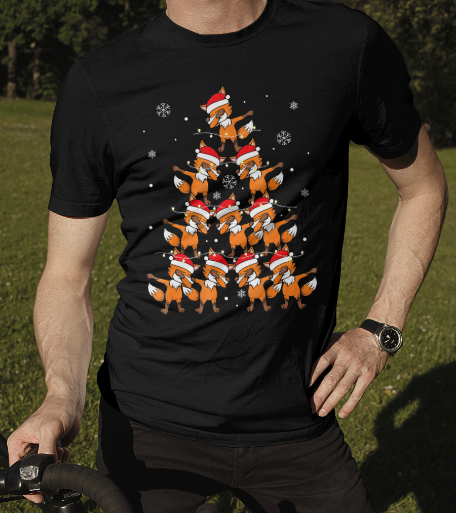 Dabbing Foxes Christmas Tree With Santa Hats And Snowflakes T-Shirt