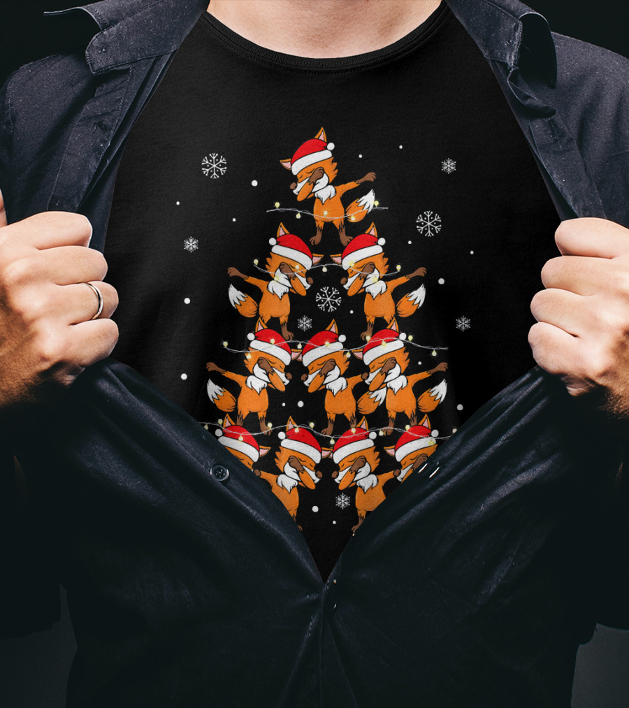Dabbing Foxes Christmas Tree With Santa Hats And Snowflakes T-Shirt