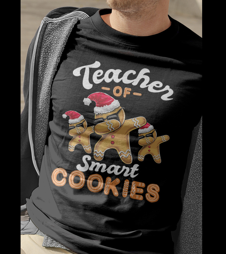Teacher Of Smart Cookies Dabbing Gingerbread Men With Santa Hats T-Shirt