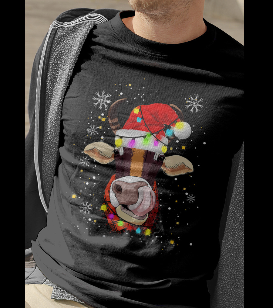 Festive Cow With Santa Hat And Christmas Lights For Animal Lovers T-Shirt