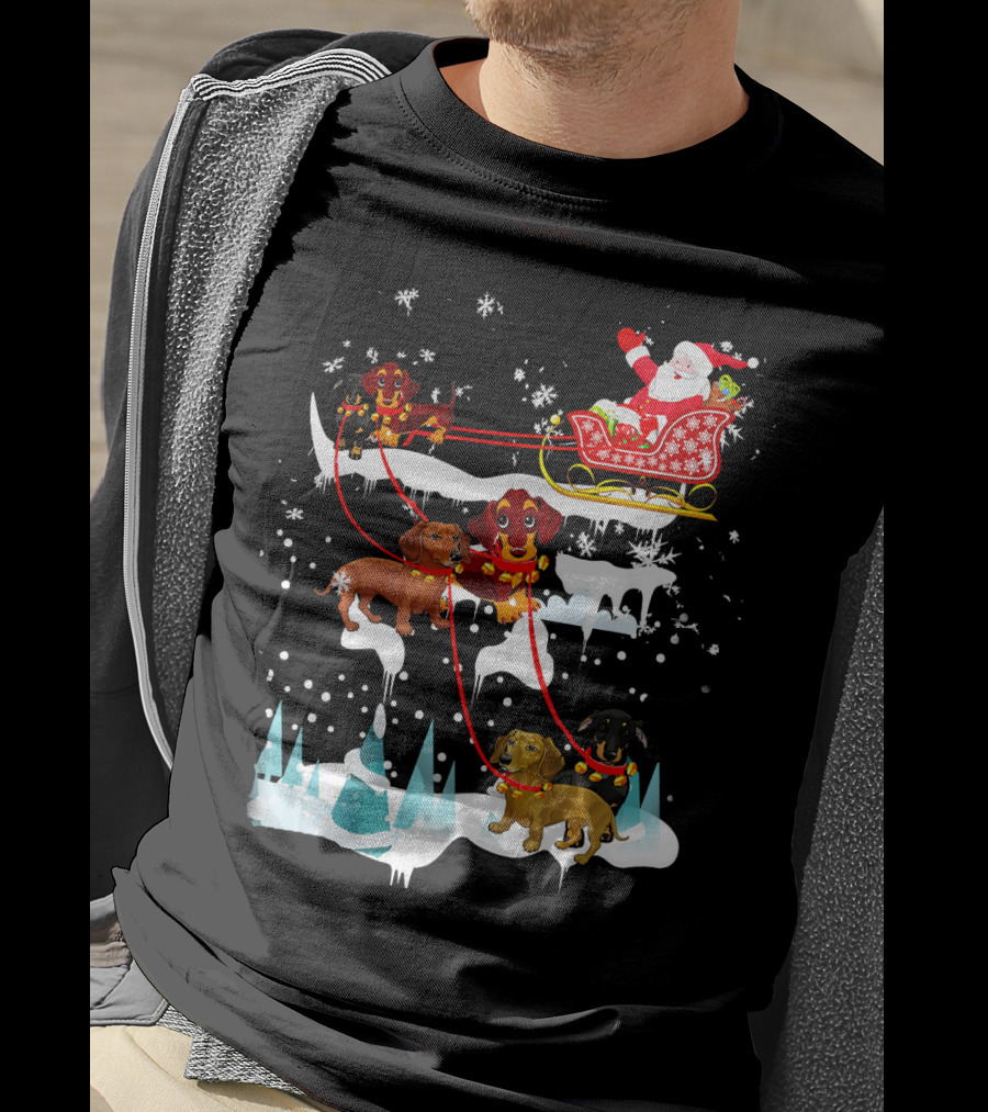 Santa Sleigh With Dachshund Reindeer Christmas Scene T-Shirt