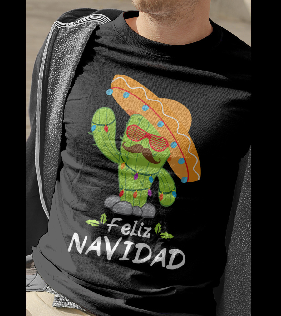 Feliz Navidad Cactus Mexican Tree Christmas Sombrero Lights T-Shirt