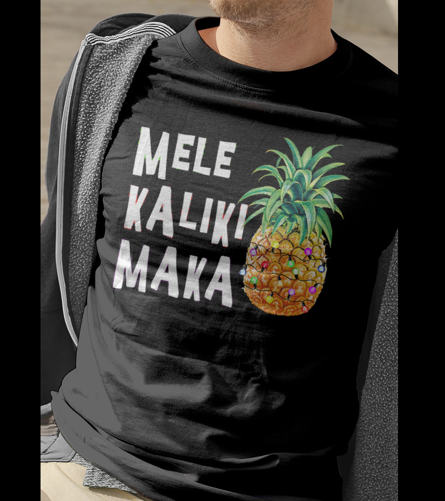 MELE KALIKIMAKA Pineapple Christmas Lights T-Shirt