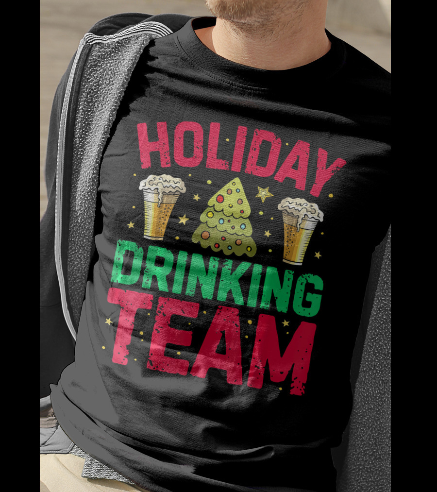HOLIDAY DRINKING TEAM Christmas Tree Beer Glasses T-Shirt