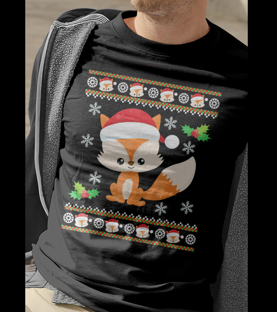 Cute Festive Fox With Santa Hat And Snowflakes T-Shirt