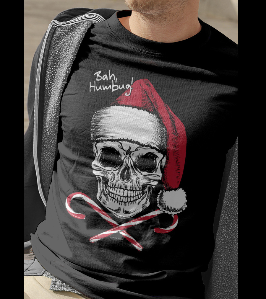 Bah Humbug Skull With Santa Hat And Candy Canes Christmas Funny Santa T-Shirt
