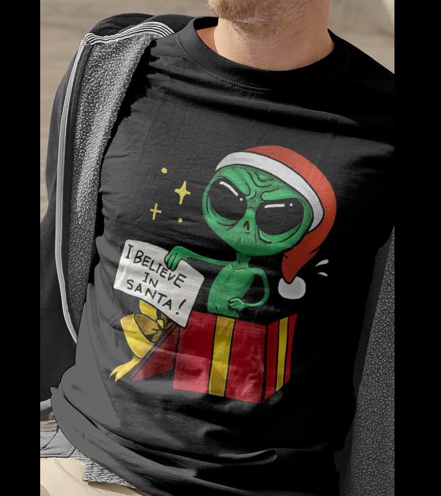 Christmas Funny Alien I Believe In Santa Present T-Shirt