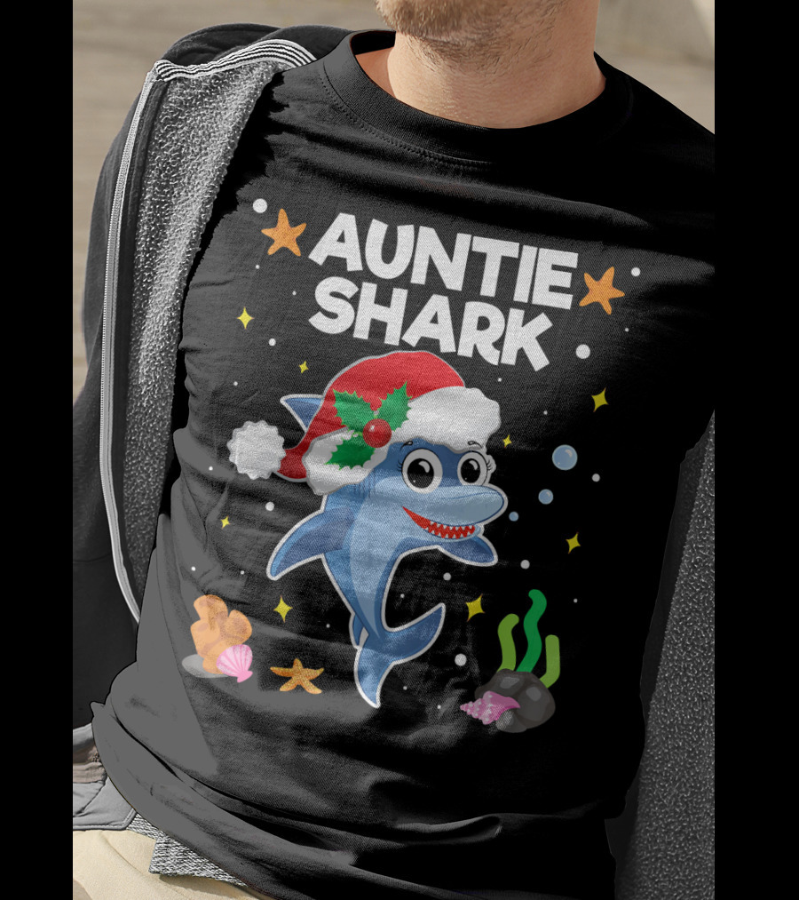 Auntie Shark Santa Claus Christmas Underwater Fun T-Shirt