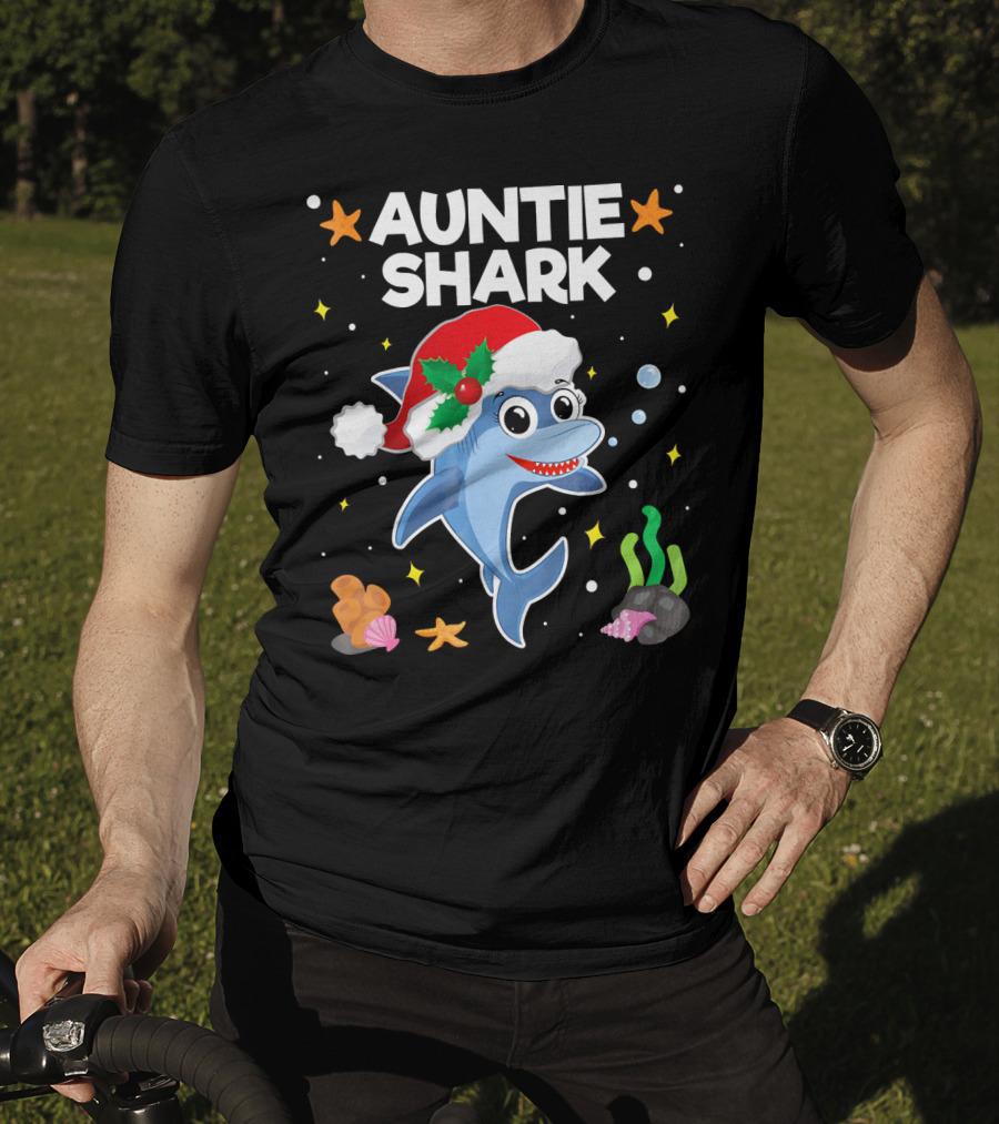 Auntie Shark Santa Claus Christmas Underwater Fun T-Shirt