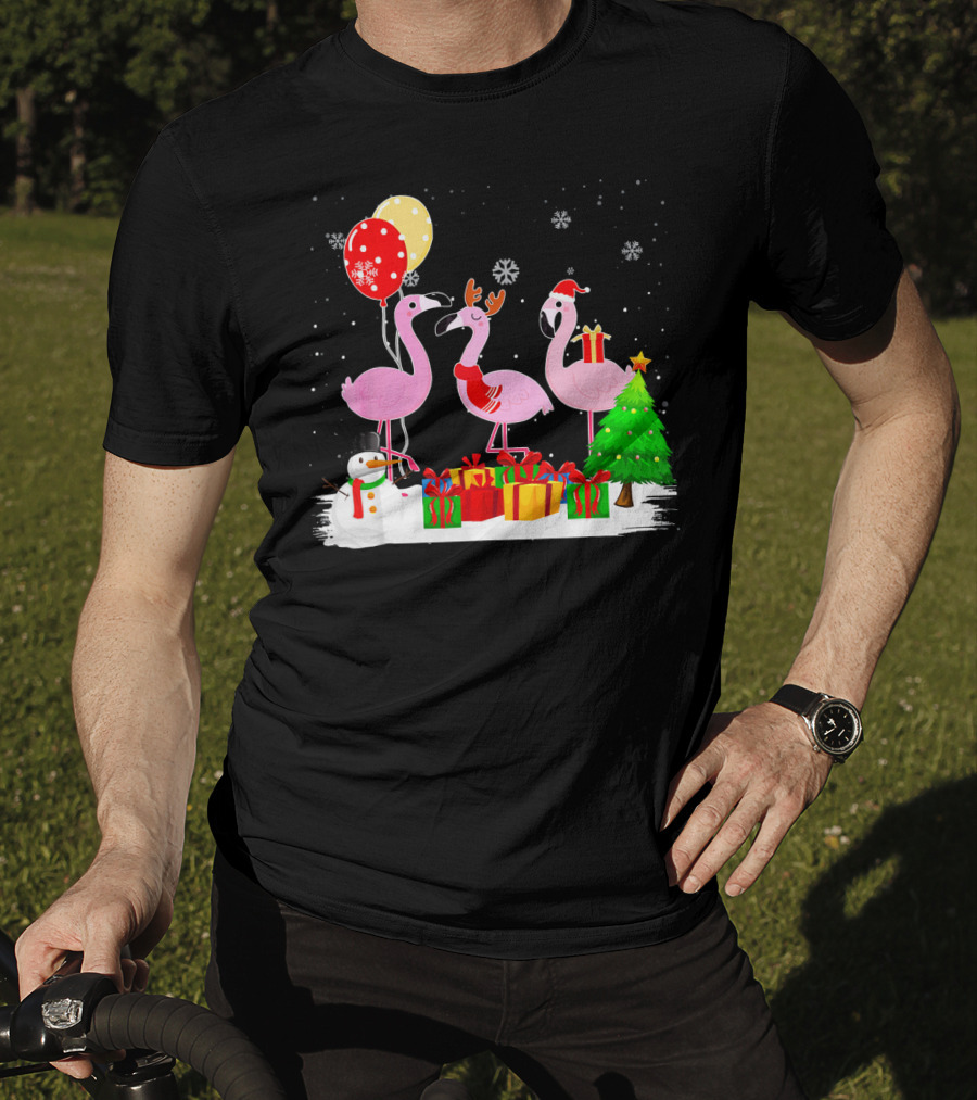 Three Flamingos Xmas Santa With Christmas Tree Presents Snowman Balloons T-Shirt